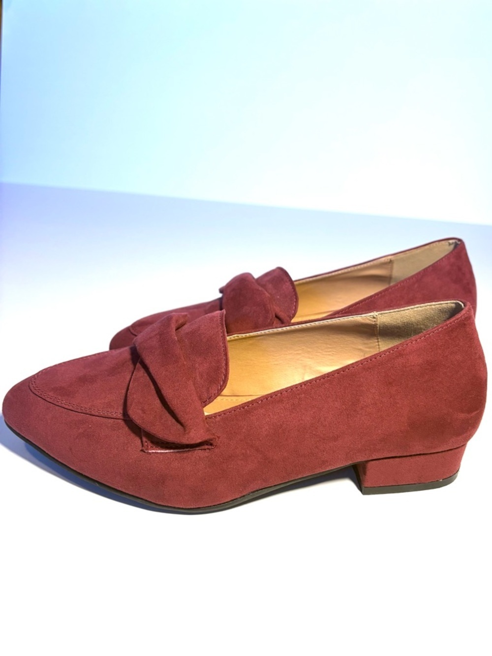Penningtons burgundy Loafers with Bow like accent, low heel, Sz 8.5 WW, like new